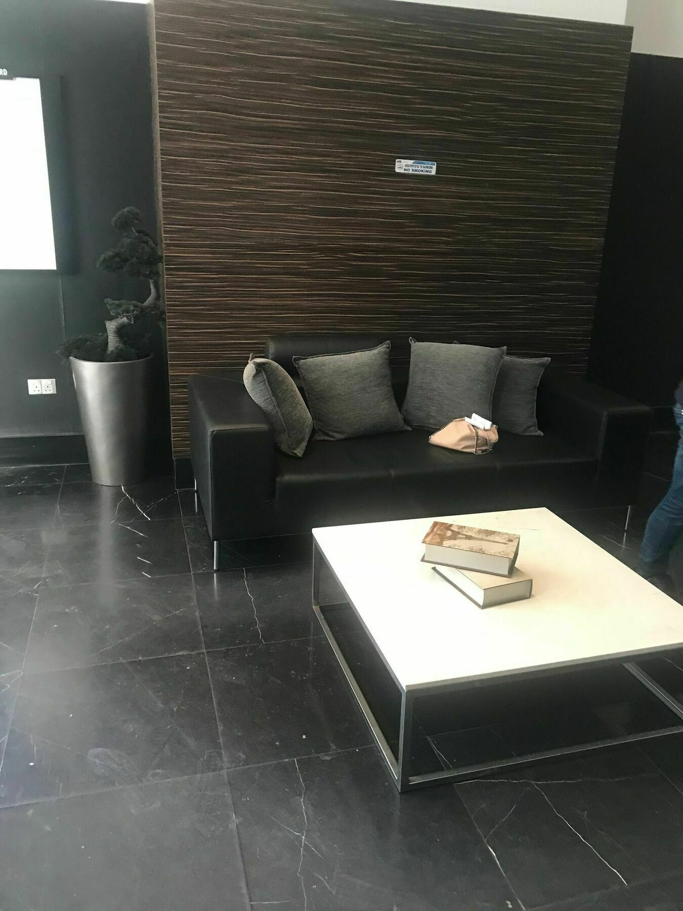 Finikoudes Luxury Apartments Larnaca Ngoại thất bức ảnh