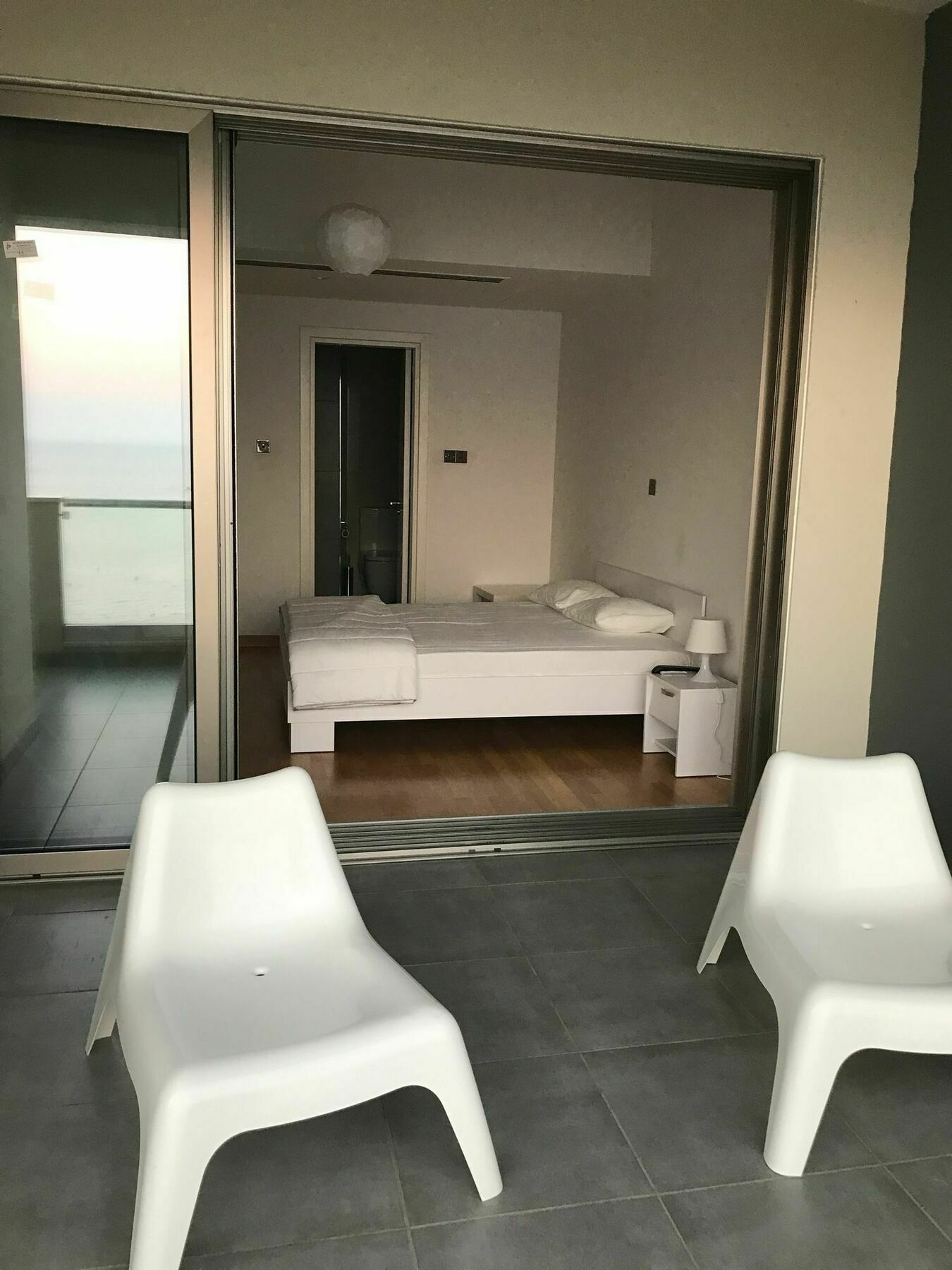 Finikoudes Luxury Apartments Larnaca Ngoại thất bức ảnh