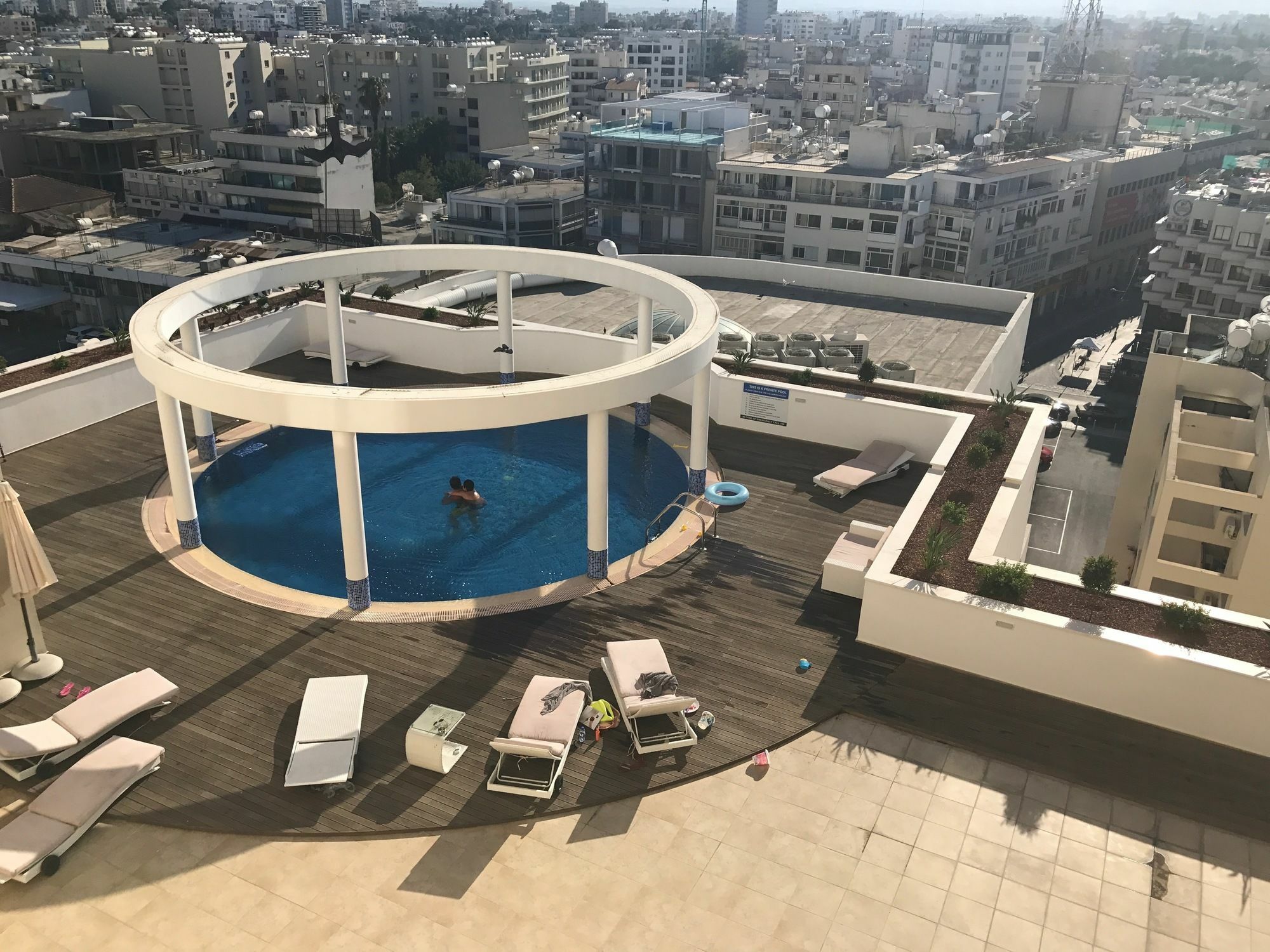 Finikoudes Luxury Apartments Larnaca Ngoại thất bức ảnh