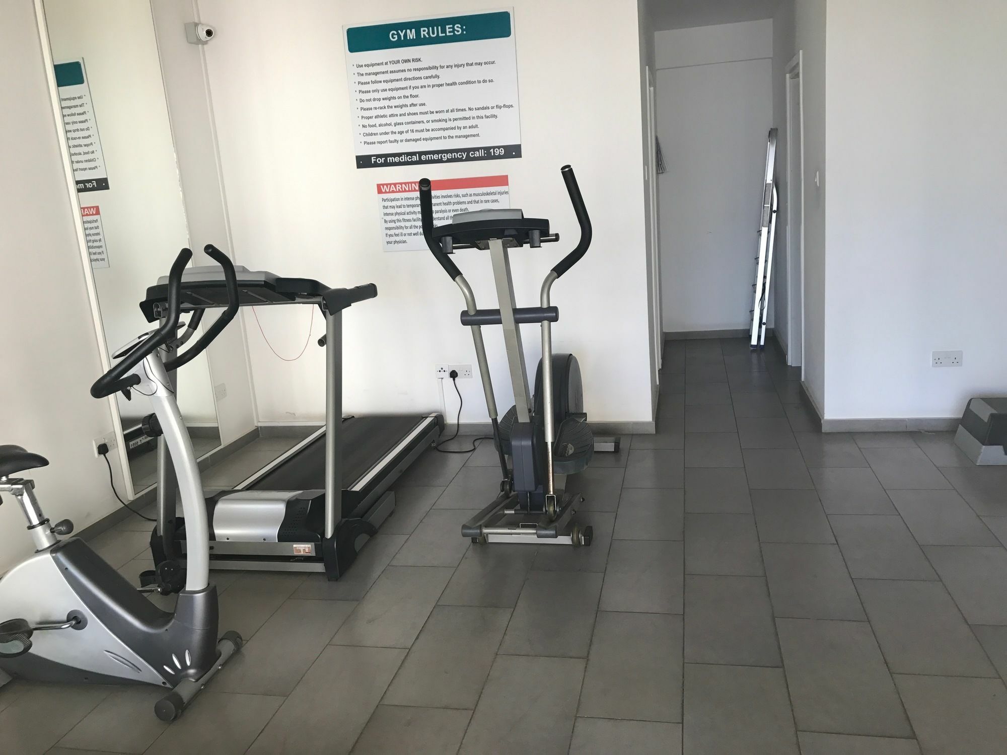 Finikoudes Luxury Apartments Larnaca Ngoại thất bức ảnh