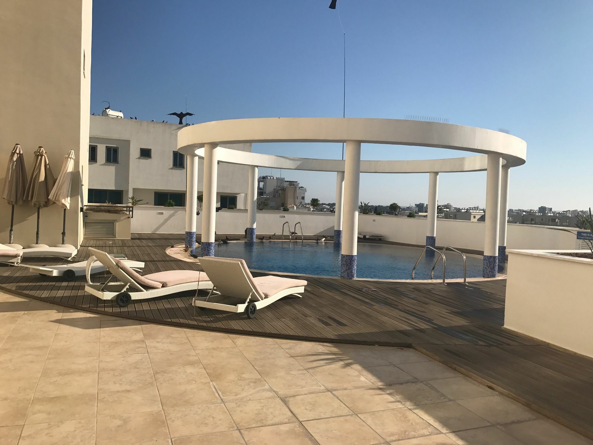 Finikoudes Luxury Apartments Larnaca Ngoại thất bức ảnh