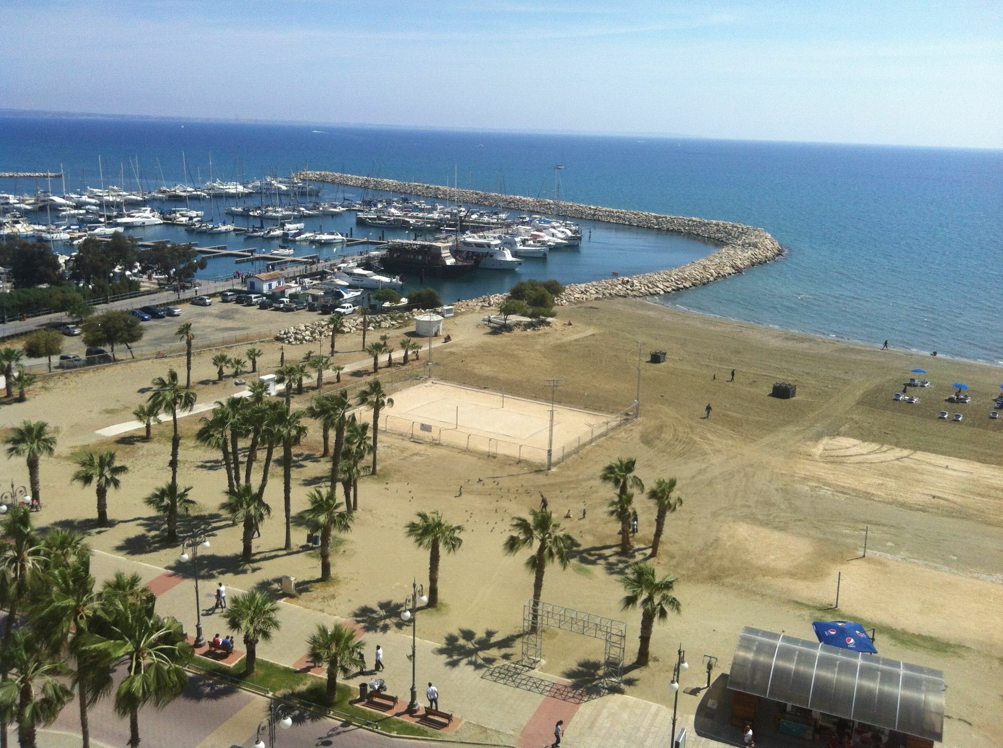 Finikoudes Luxury Apartments Larnaca Ngoại thất bức ảnh