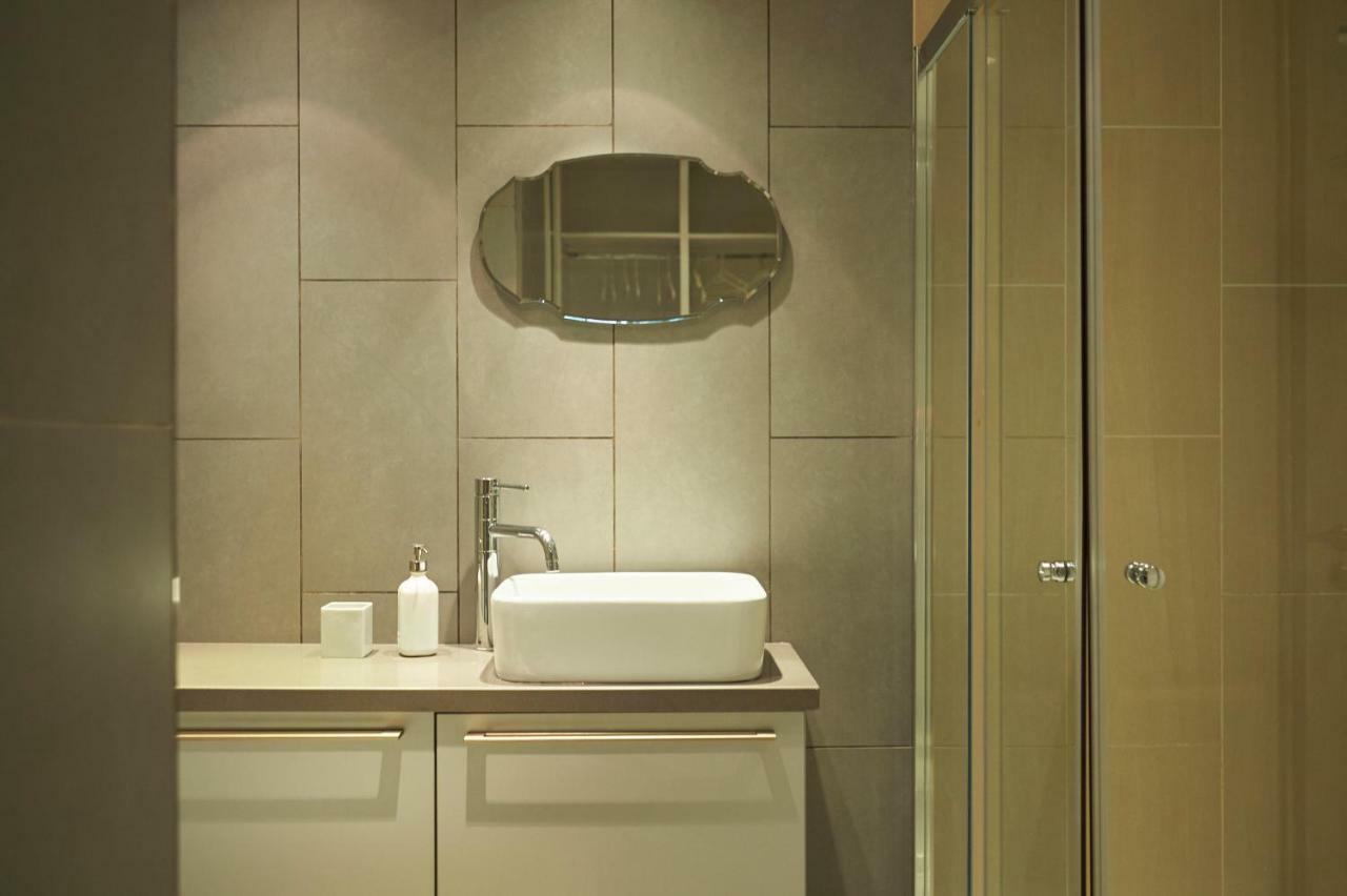Finikoudes Luxury Apartments Larnaca Ngoại thất bức ảnh