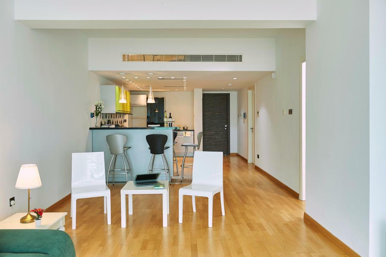 Finikoudes Luxury Apartments Larnaca Ngoại thất bức ảnh