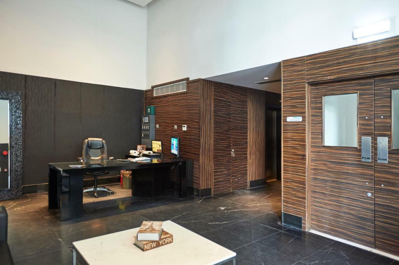 Finikoudes Luxury Apartments Larnaca Ngoại thất bức ảnh